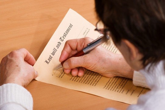 60岁以上老人可免费办遗嘱公证吗